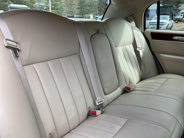 used 2003 Lincoln Town Car car, priced at $4,950