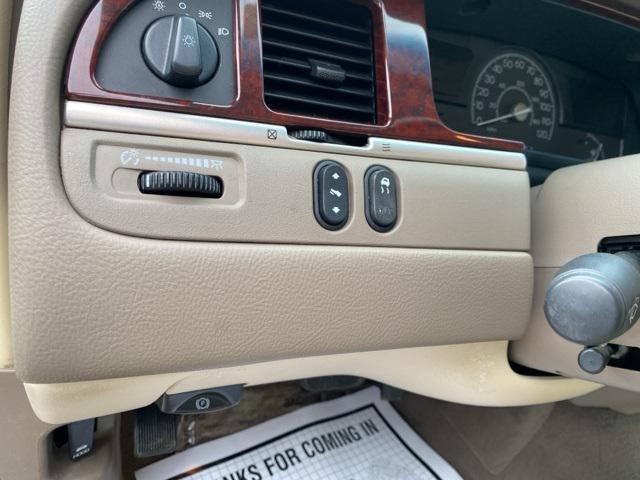 used 2003 Lincoln Town Car car, priced at $4,950