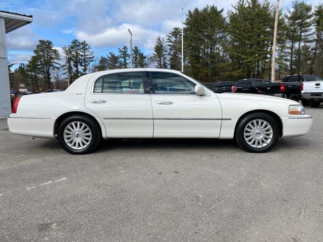 used 2003 Lincoln Town Car car, priced at $4,950