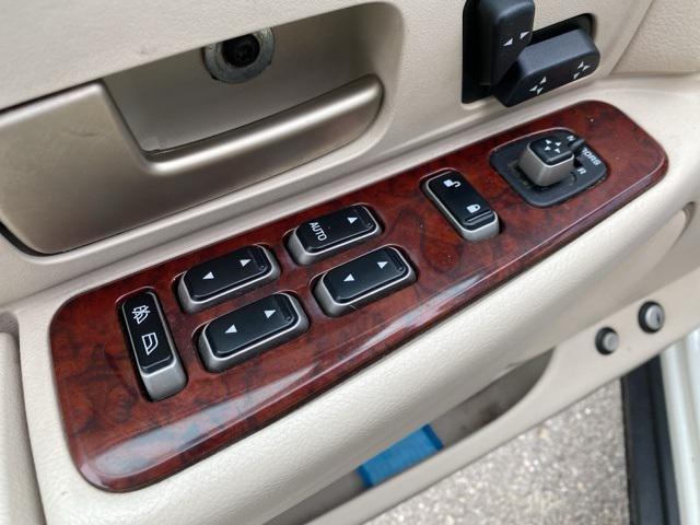 used 2003 Lincoln Town Car car, priced at $4,950