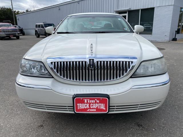 used 2003 Lincoln Town Car car, priced at $4,950