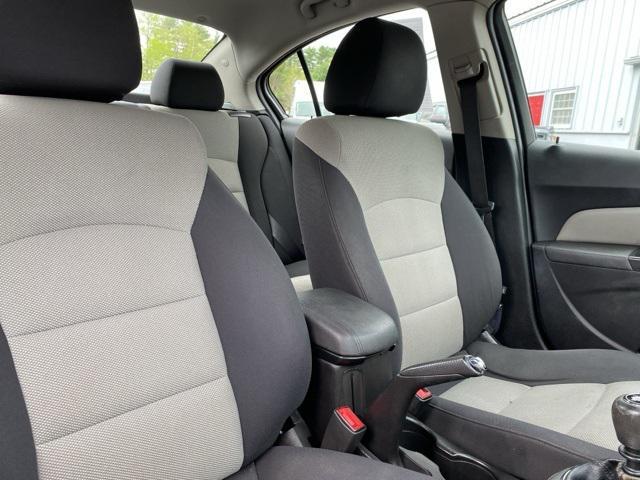 used 2016 Chevrolet Cruze Limited car, priced at $8,999