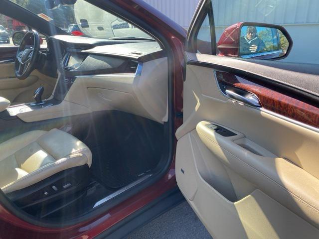 used 2017 Cadillac XT5 car, priced at $15,999