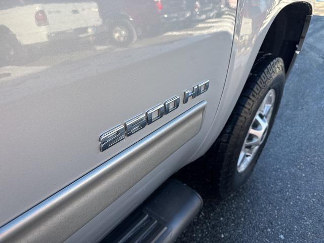 used 2013 GMC Sierra 2500 car, priced at $25,975