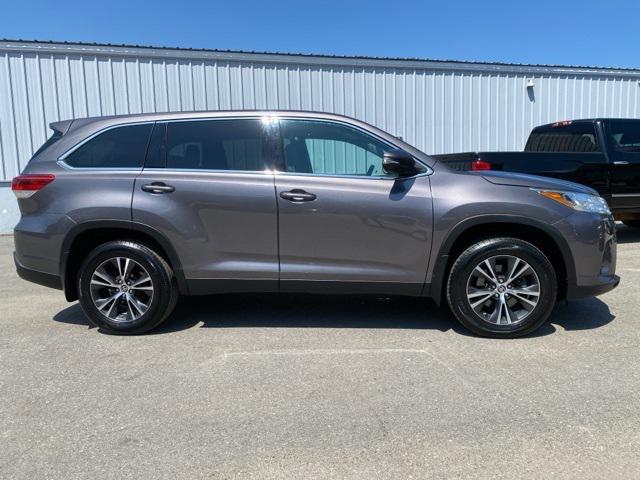 used 2019 Toyota Highlander car, priced at $28,999