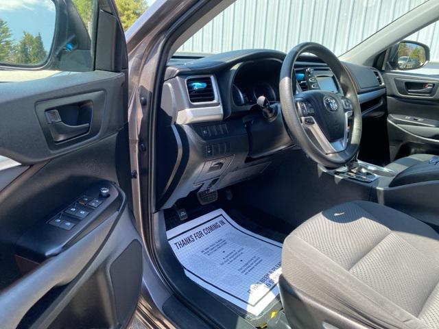 used 2019 Toyota Highlander car, priced at $28,999