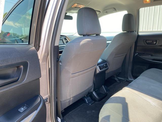 used 2019 Toyota Highlander car, priced at $28,999