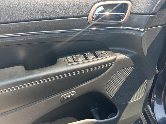 used 2015 Jeep Grand Cherokee car, priced at $15,999