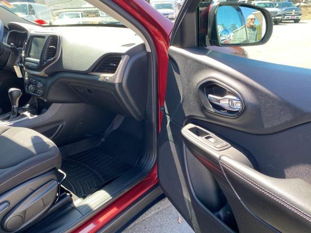 used 2015 Jeep Cherokee car, priced at $7,950