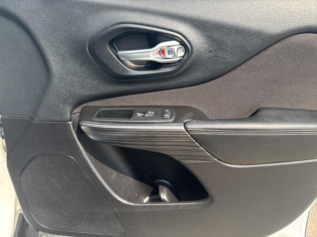 used 2014 Jeep Cherokee car, priced at $6,950
