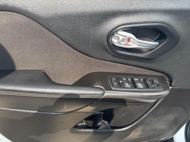 used 2014 Jeep Cherokee car, priced at $6,950