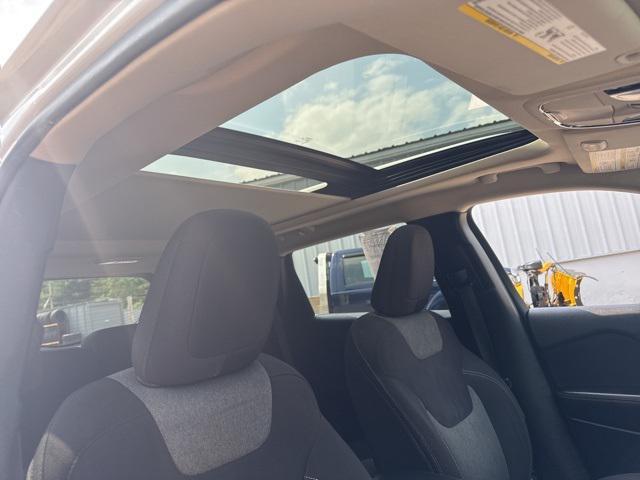used 2014 Jeep Cherokee car, priced at $6,950