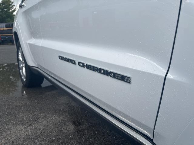used 2021 Jeep Grand Cherokee car, priced at $27,999