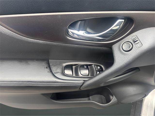 used 2015 Nissan Rogue car, priced at $10,999