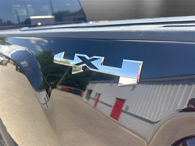 used 2022 GMC Sierra 2500 car, priced at $35,999