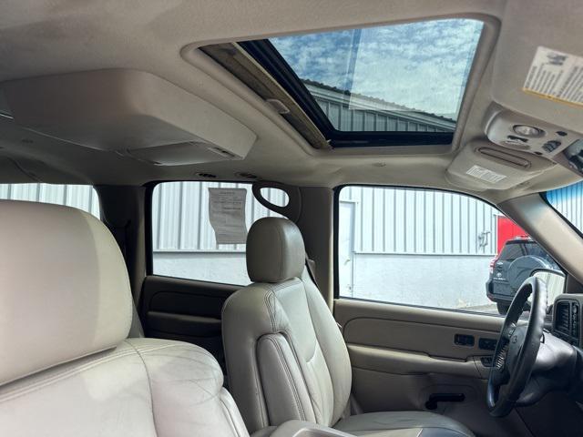 used 2005 Chevrolet Suburban car, priced at $4,950