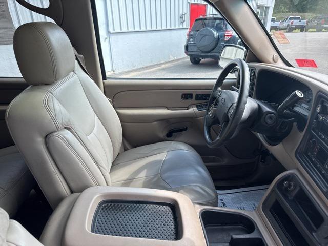 used 2005 Chevrolet Suburban car, priced at $4,950