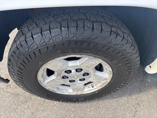 used 2005 Chevrolet Suburban car, priced at $4,950