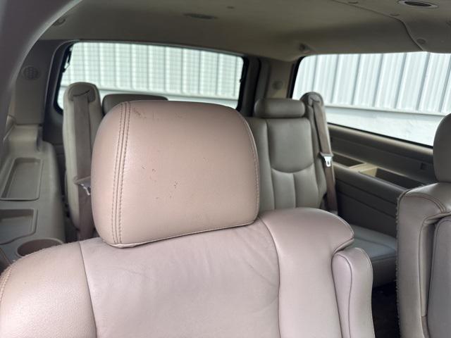 used 2005 Chevrolet Suburban car, priced at $4,950