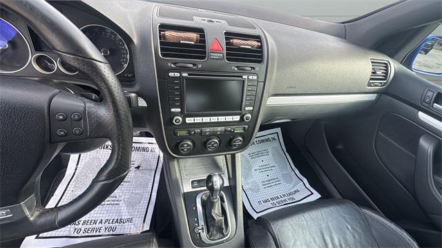 used 2008 Volkswagen R32 car, priced at $8,999