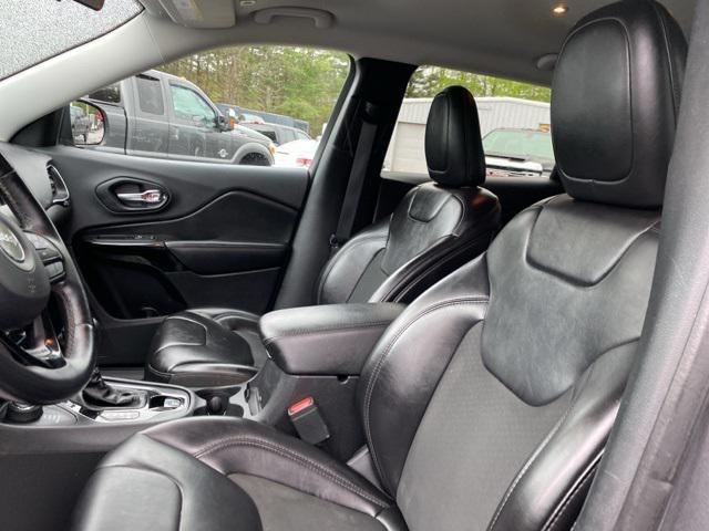 used 2019 Jeep Cherokee car, priced at $15,999