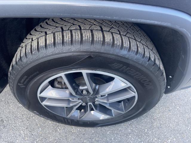used 2019 Jeep Grand Cherokee car, priced at $17,999