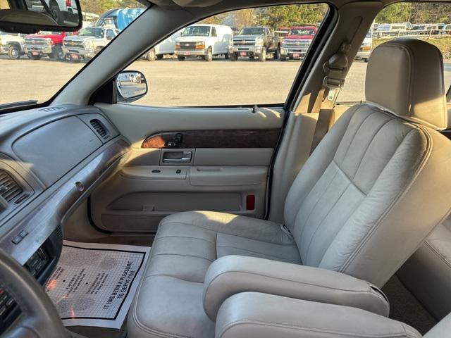 used 2008 Mercury Grand Marquis car, priced at $2,950