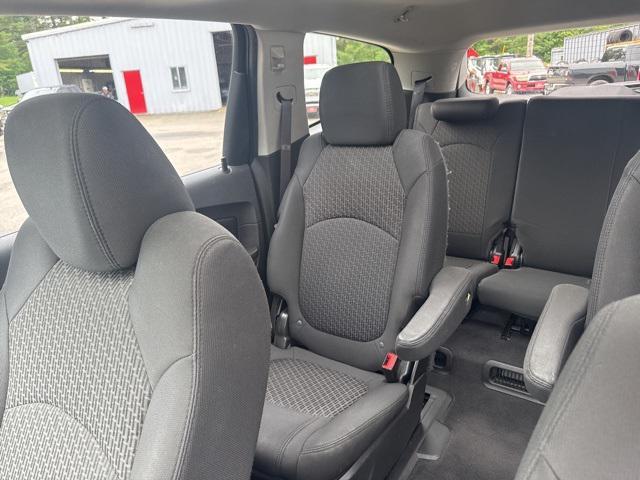 used 2011 Chevrolet Traverse car, priced at $3,950