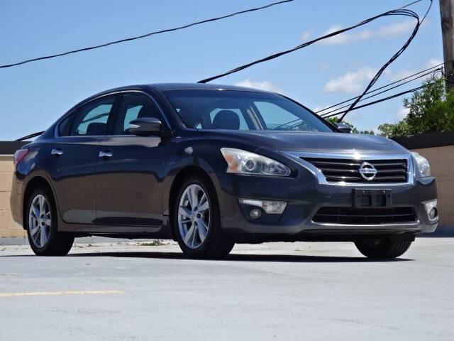 used 2013 Nissan Altima car, priced at $9,900