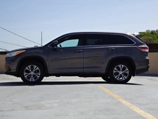used 2014 Toyota Highlander car, priced at $17,500