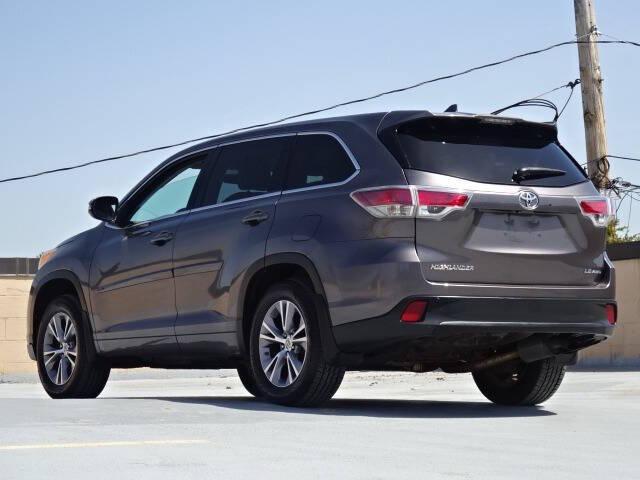 used 2014 Toyota Highlander car, priced at $17,500