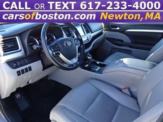 used 2018 Toyota Highlander car, priced at $22,900