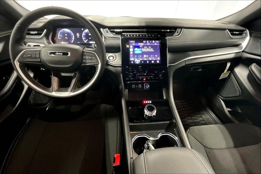 new 2025 Jeep Grand Cherokee car, priced at $33,420