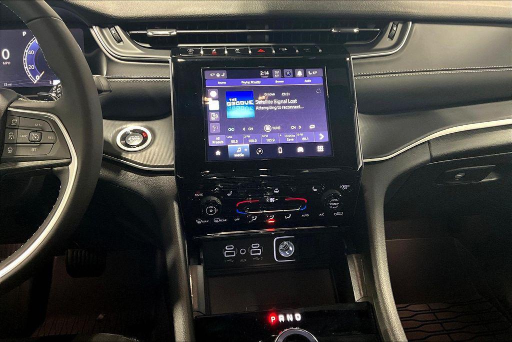 new 2025 Jeep Grand Cherokee car, priced at $42,170