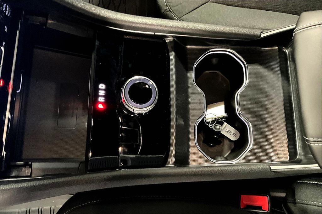 new 2025 Jeep Grand Cherokee car, priced at $42,170