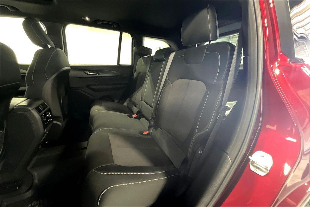 new 2025 Jeep Grand Cherokee car, priced at $42,170