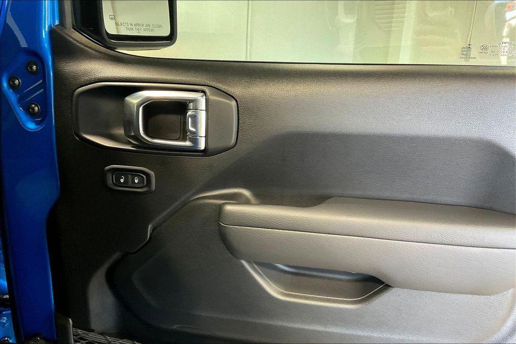 new 2025 Jeep Gladiator car, priced at $47,895