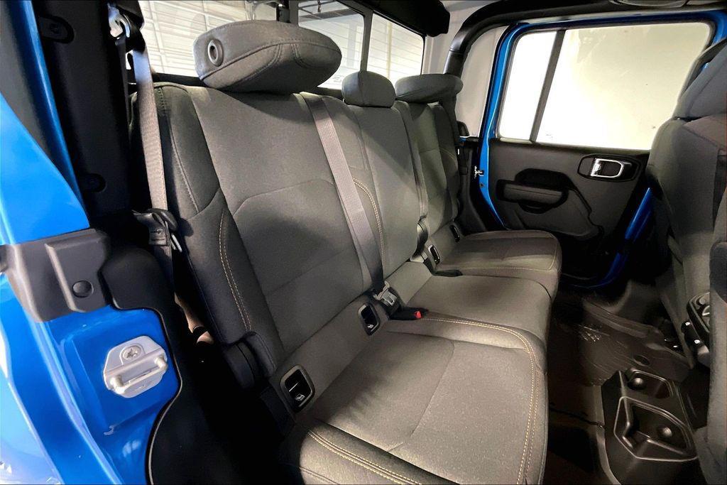 new 2025 Jeep Gladiator car, priced at $47,895