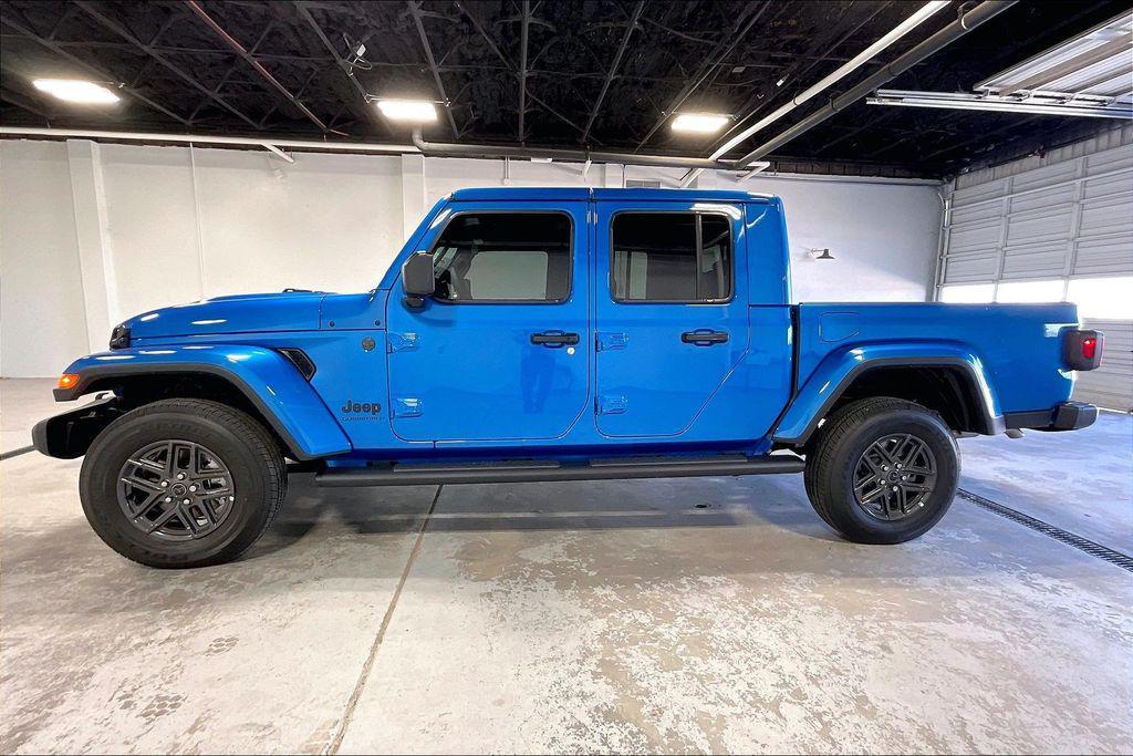 new 2025 Jeep Gladiator car, priced at $47,895