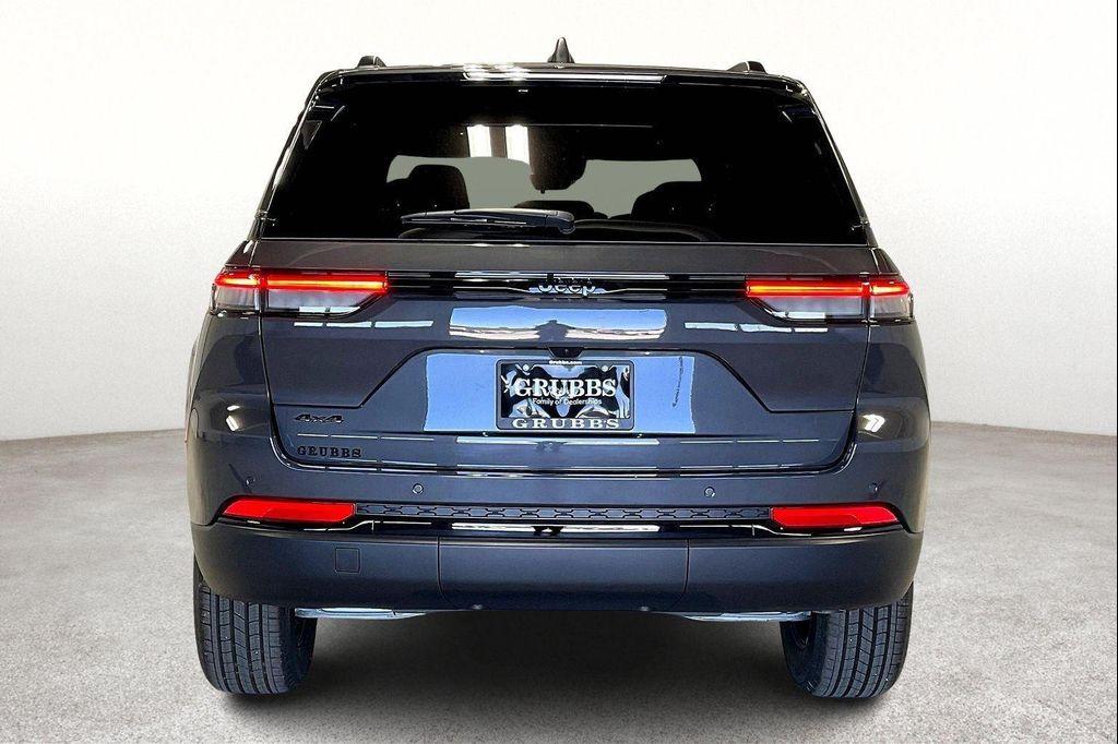 new 2025 Jeep Grand Cherokee car, priced at $41,480