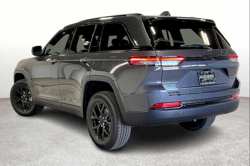 new 2025 Jeep Grand Cherokee car, priced at $41,480
