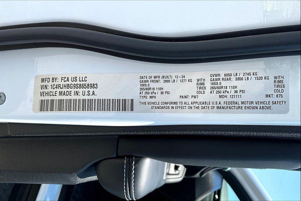 new 2025 Jeep Grand Cherokee car, priced at $42,465