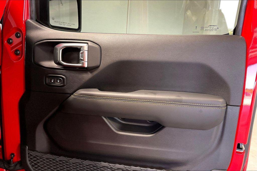 new 2025 Jeep Gladiator car, priced at $49,410