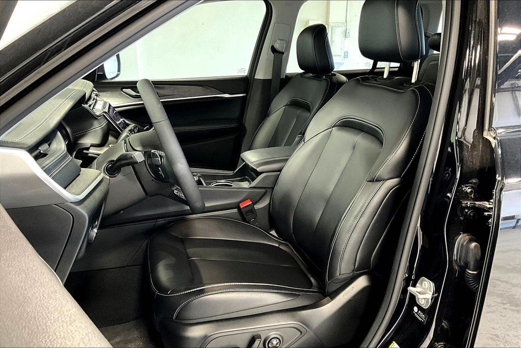 new 2024 Jeep Grand Cherokee car, priced at $52,035