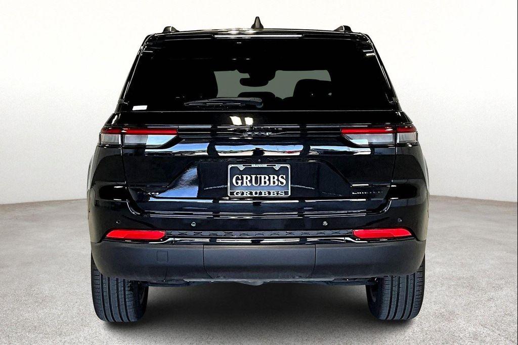 new 2024 Jeep Grand Cherokee car, priced at $52,035