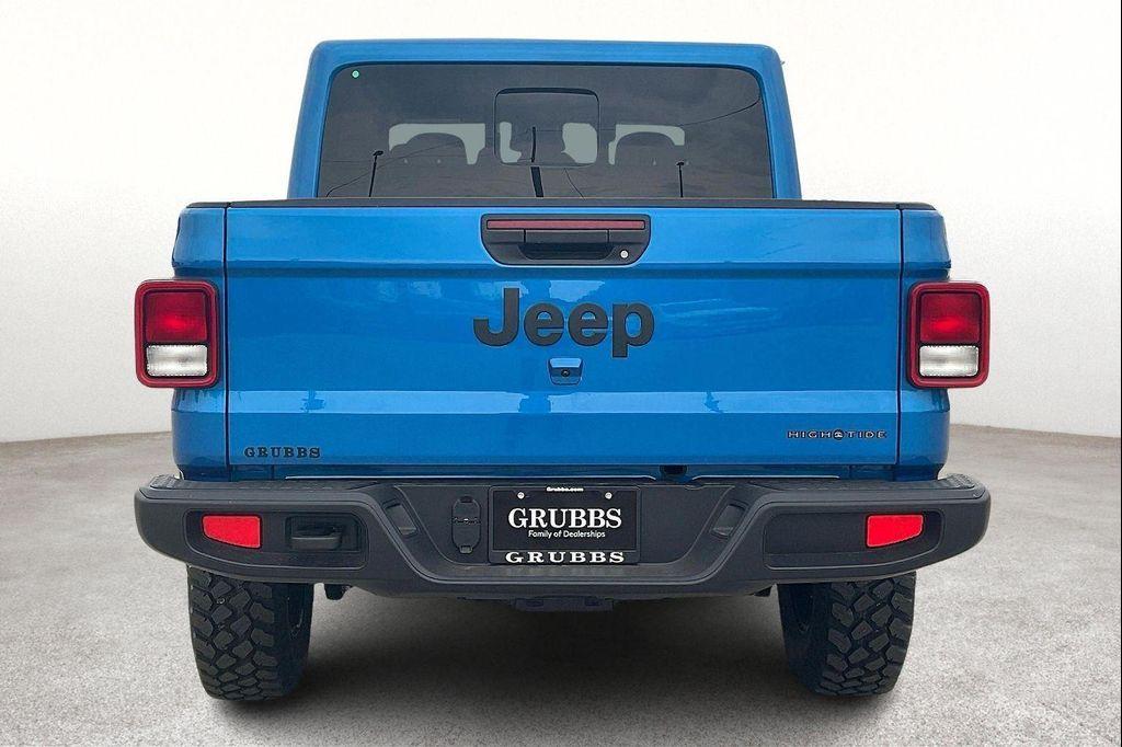 new 2025 Jeep Gladiator car, priced at $44,605