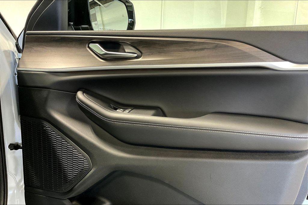 new 2025 Jeep Grand Cherokee L car, priced at $49,240