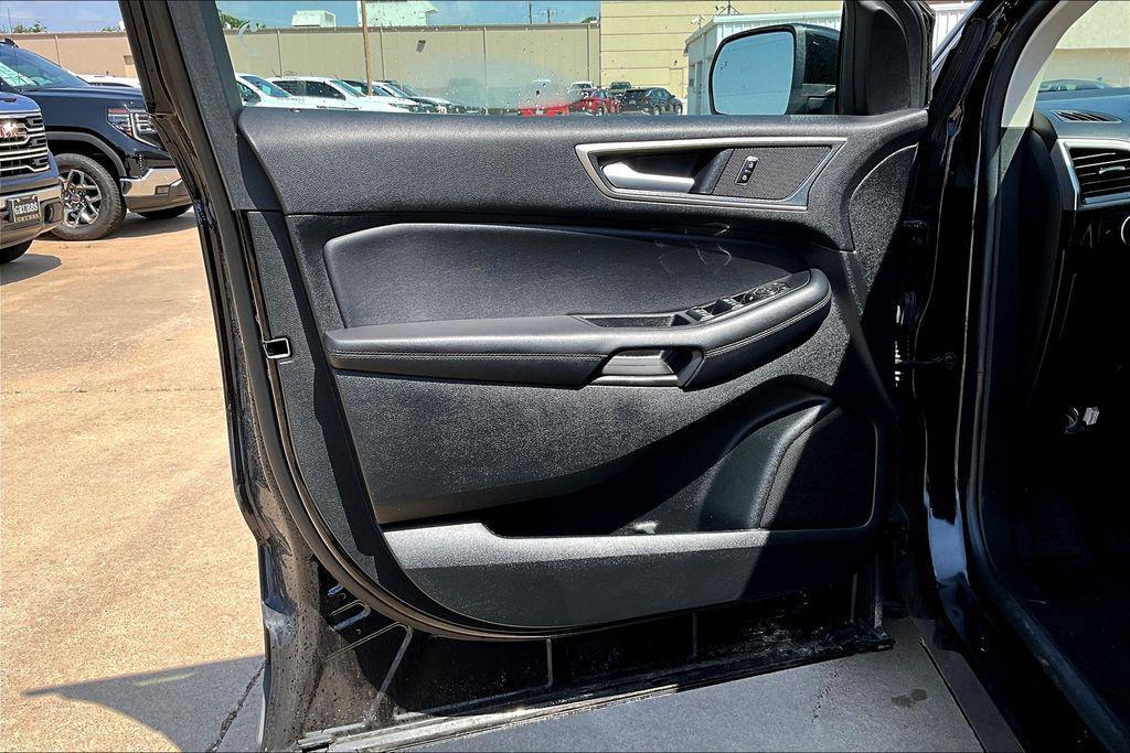 used 2024 Ford Edge car, priced at $24,900