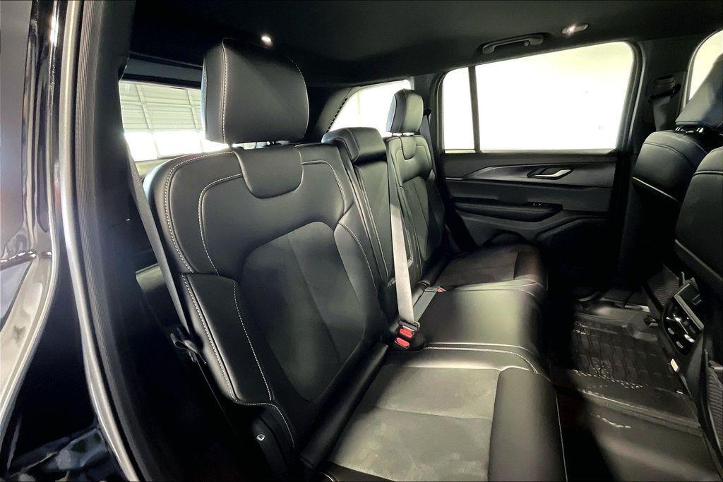 new 2025 Jeep Grand Cherokee car, priced at $46,730