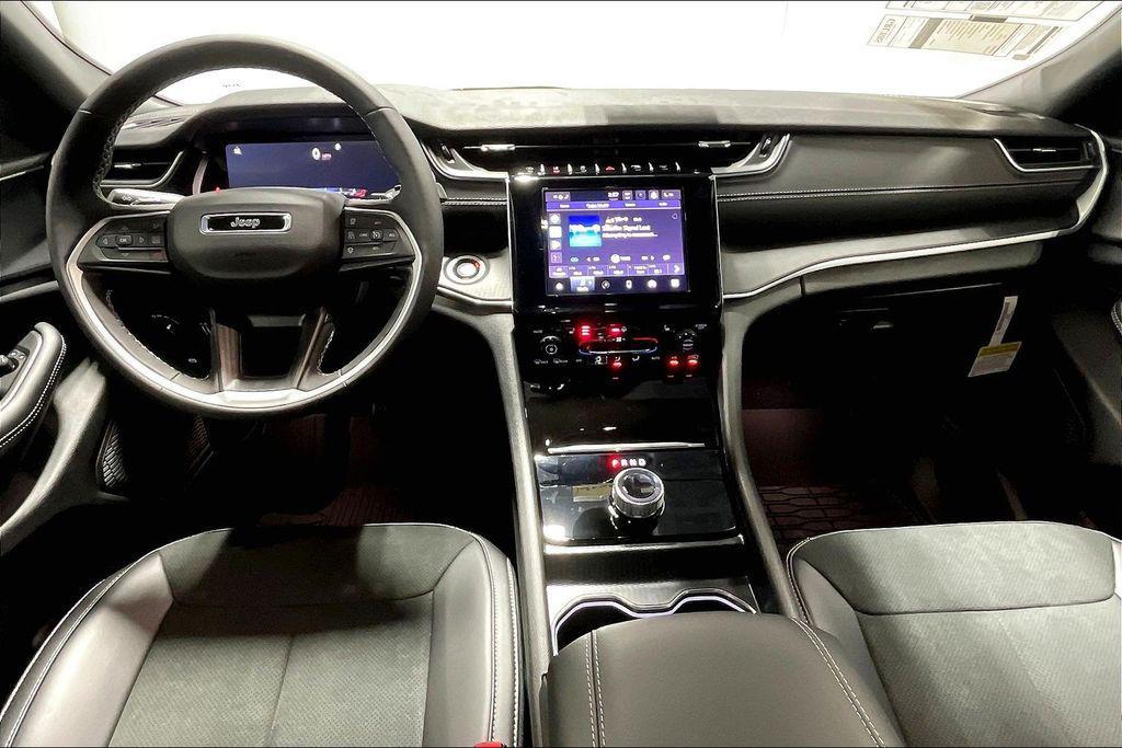 new 2025 Jeep Grand Cherokee car, priced at $46,730